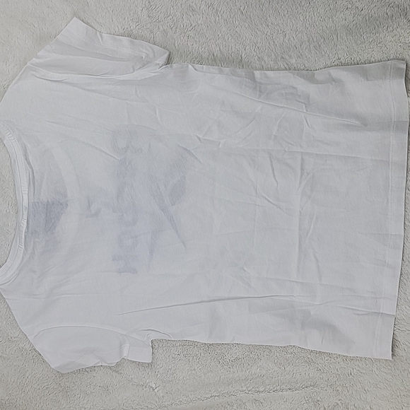 NEW Reebok women's graphic Tee! - Picture 5 of 6